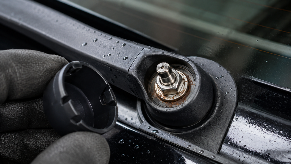 Audi Rear Wiper Failures: Why The Small Nut, Cap and Washer Jet Beat A New Motor Every Time