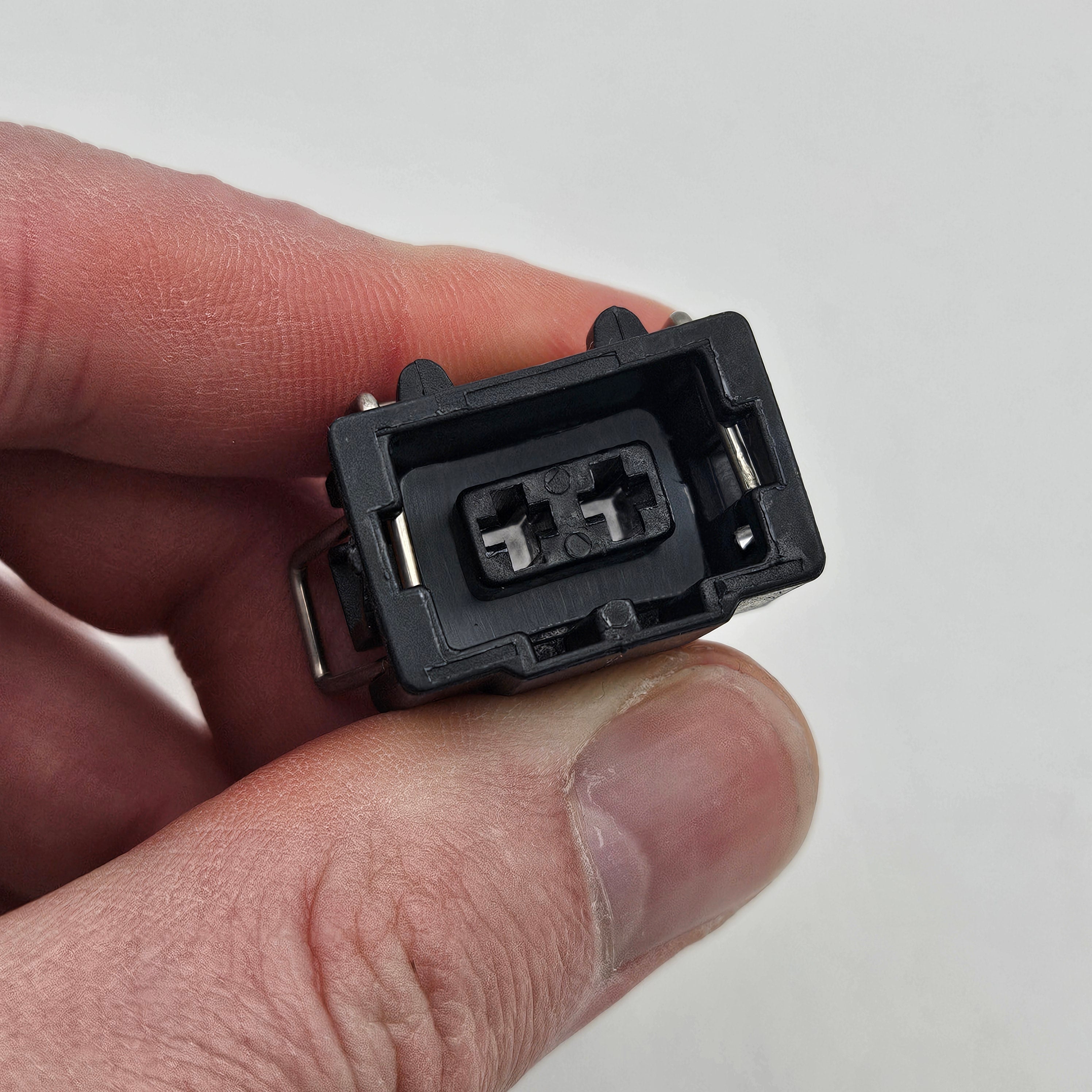 Jokon 95mm Round Light Lamp 2 Way Pin Connector Plug Elddis Caravan Mo