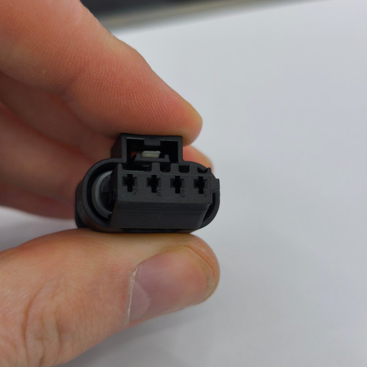 Shutter Plug Radiator Shutter Plug 4 Pin Connector for For BMW F30 F10 G30 G20 X1 X